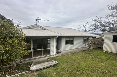 Photo of property in 19 Waitaki Street, Henderson, Auckland, 0612