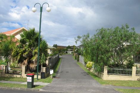 Photo of property in 10 Hogarth Rise, West Harbour, Auckland, 0618