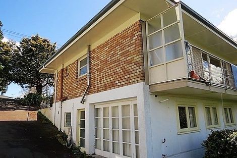 Photo of property in 30 Hillcrest Road, Hillcrest, Hamilton, 3216