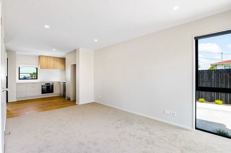 Photo of property in 2/77 Matipo Road, Te Atatu Peninsula, Auckland, 0610