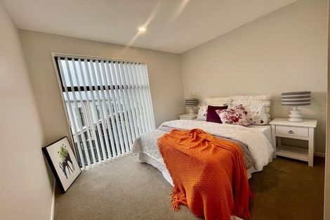 Photo of property in 16 Huri Street, Mangere Bridge, Auckland, 2022