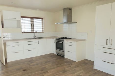 Photo of property in 302 Rangatira Road, Beach Haven, Auckland, 0626