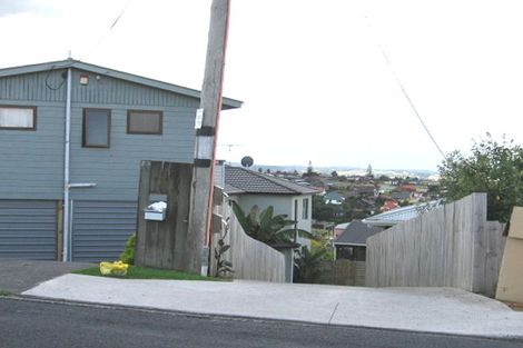 Photo of property in 138 Luckens Road, West Harbour, Auckland, 0618
