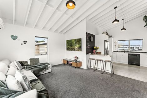 Photo of property in 82 Percy Road, Papamoa Beach, Papamoa, 3118