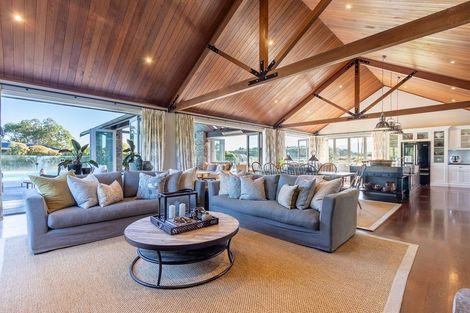 Photo of property in 2 Otaihanga Road, Paraparaumu Beach, Paraparaumu, 5032