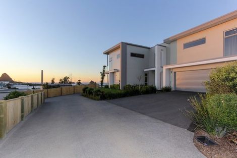 Photo of property in 5a Mission Street, Moturoa, New Plymouth, 4310