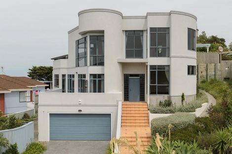 Photo of property in 12 Signallers Grove, Strathmore Park, Wellington, 6022