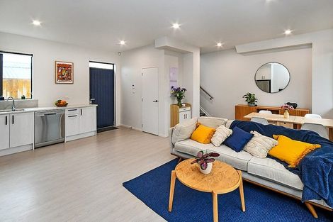 Photo of property in 69c Astley Avenue, New Lynn, Auckland, 0600