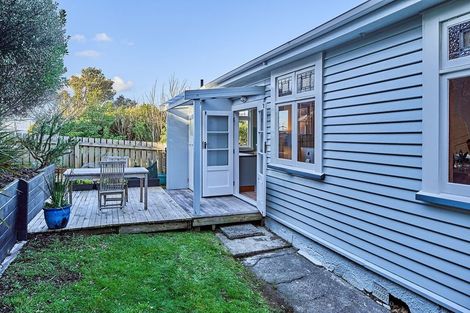 Photo of property in 10 Helen Street, Brooklyn, Wellington, 6021