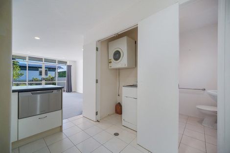 Photo of property in 2a/20 Ian Marwick Place, Birkenhead, Auckland, 0626