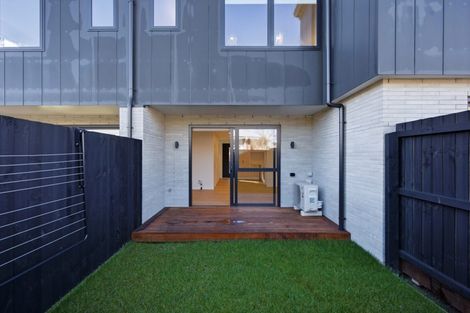 Photo of property in 2/12 Newbridge Place, Ilam, Christchurch, 8041