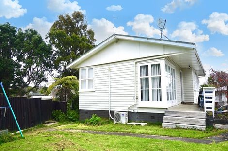 Photo of property in 25 Hutchinsons Road, Bucklands Beach, Auckland, 2014