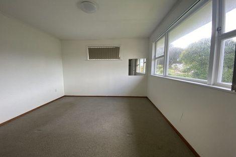 Photo of property in 5 Segedin Place, Glenfield, Auckland, 0629