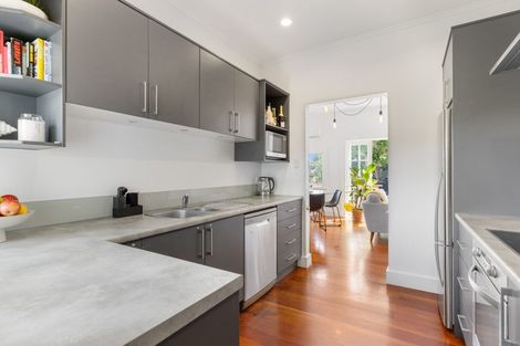 Photo of property in 70 Park Road, Glenfield, Auckland, 0629