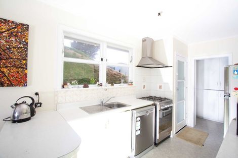 Photo of property in 22 Stewart Drive, Newlands, Wellington, 6037