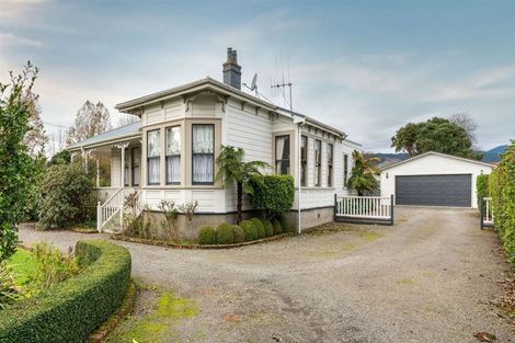 Photo of property in 204 Bartholomew Road, Levin, 5510