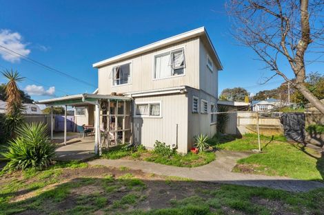 Photo of property in 2 Tawa Street, Gonville, Whanganui, 4501