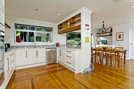 Photo of property in 49 Weatherly Road, Torbay, Auckland, 0630