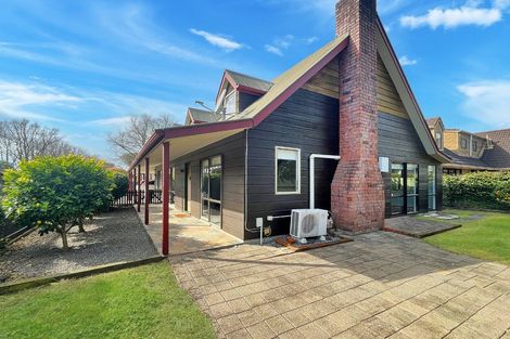 Photo of property in 142 Victoria Avenue, Hokowhitu, Palmerston North, 4410