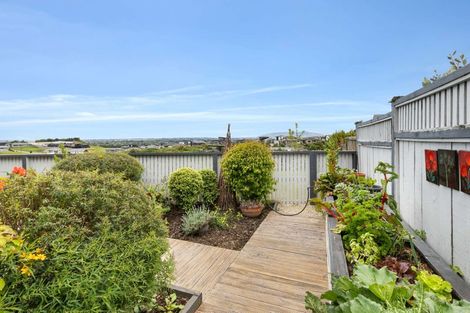 Photo of property in 107 Ruapehu Drive, Fitzherbert, Palmerston North, 4410