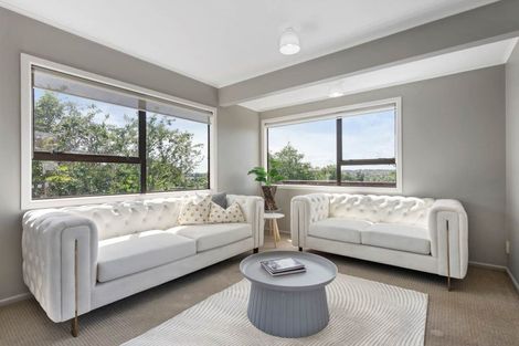 Photo of property in 21 La Trobe Street, Pakuranga Heights, Auckland, 2010