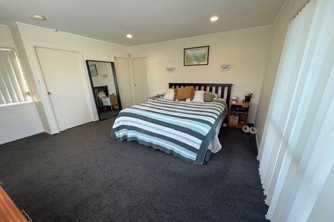 Photo of property in 32 Jillteresa Crescent, Half Moon Bay, Auckland, 2012