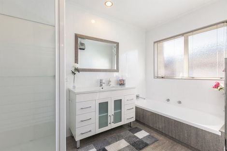 Photo of property in 14a Darraghs Road, Brookfield, Tauranga, 3110