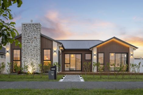 Photo of property in 25 Uatoto Road, Clarks Beach, 2122