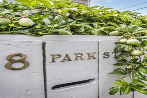 Photo of property in 8 Park Street, Thorndon, Wellington, 6011