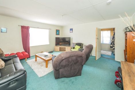 Photo of property in 17 Manuka Street, Castlecliff, Whanganui, 4501