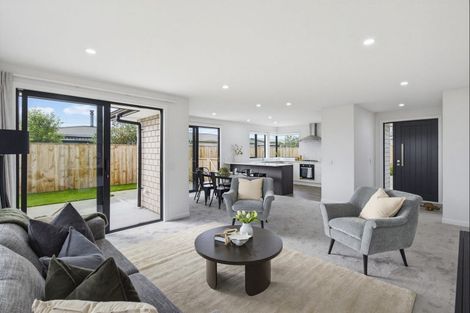 Photo of property in 21a Weraroa Road, Levin, 5510