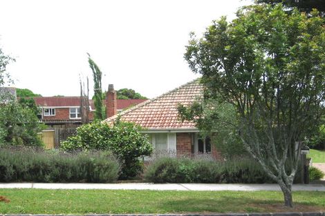 Photo of property in 30 Sutherland Road, Point Chevalier, Auckland, 1025