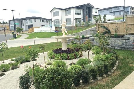 Photo of property in 18 Colliston Rise, Pinehill, Auckland, 0632