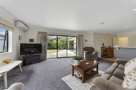 Photo of property in 8 Brookside Close, Highbury, Palmerston North, 4412