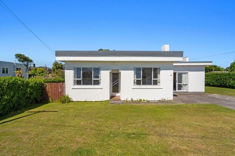 Photo of property in 62 Gisborne Terrace, Opunake, 4616