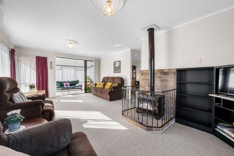 Photo of property in 17 Hibiscus Avenue, Hamilton Lake, Hamilton, 3204