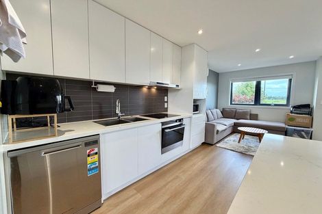 Photo of property in 39 Otuwairoa Esplanade, Opaheke, Papakura, 2113