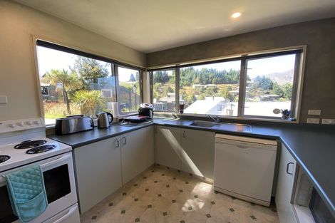 Photo of property in 21 Watts Road, Fernhill, Queenstown, 9300