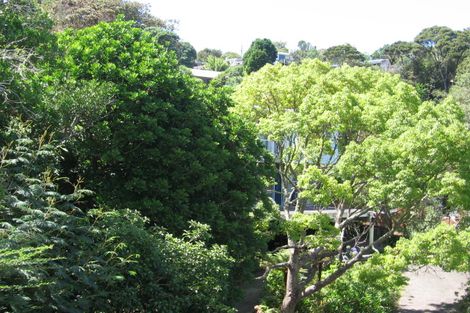 Photo of property in 3b Maunganui Road, Birkenhead, Auckland, 0626