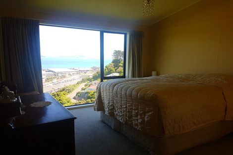 Photo of property in 24 Rakeiora Grove, Korokoro, Lower Hutt, 5012