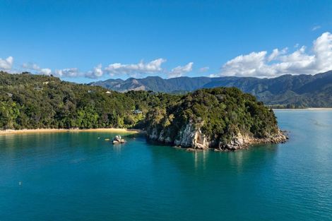 Photo of property in 180 Tokongawa Drive, Kaiteriteri, Motueka, 7197