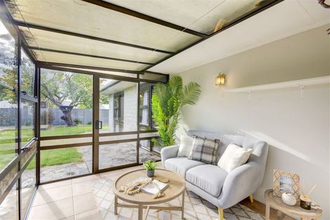 Photo of property in 1 Ward Place, Rangiora, 7400