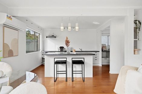 Photo of property in 2/327 Bucklands Beach Road, Bucklands Beach, Auckland, 2012