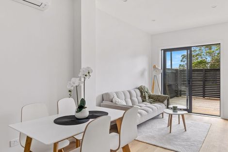 Photo of property in 3 Meg Lane, Glen Eden, 0602