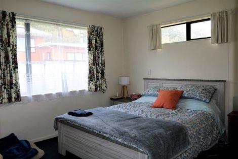 Photo of property in 6 Pokaka Street, Birchville, Upper Hutt, 5018