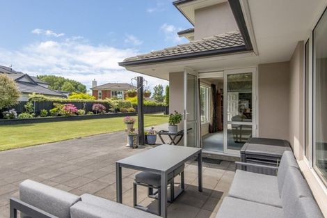 Photo of property in 52 Chateau Drive, Burnside, Christchurch, 8053