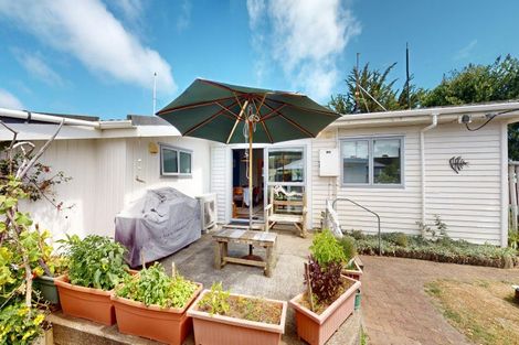 Photo of property in 95 Kahukura Avenue, Waitarere Beach, Levin, 5510