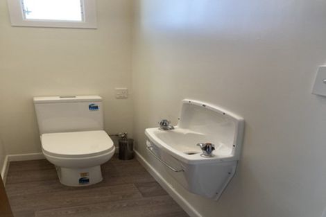 Photo of property in 75 Mount Smart Road, Onehunga, Auckland, 1061