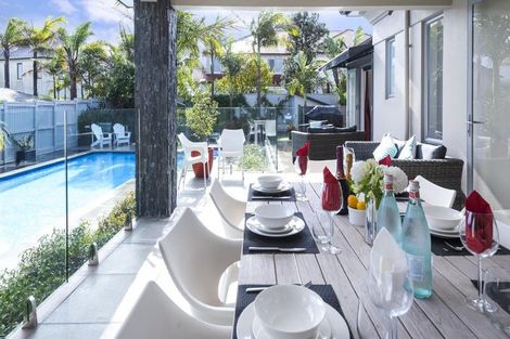 Photo of property in 43 Manor Park, Sunnyhills, Auckland, 2010