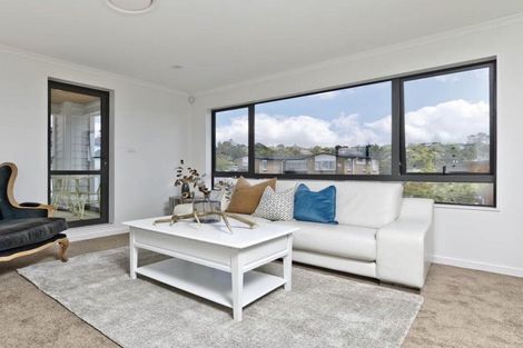 Photo of property in 15 Para Close, Fairview Heights, Auckland, 0632